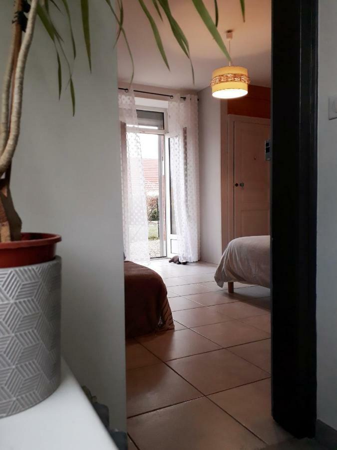 Gite Aux Lauriers Lacroix-sur-Meuse Exteriér fotografie