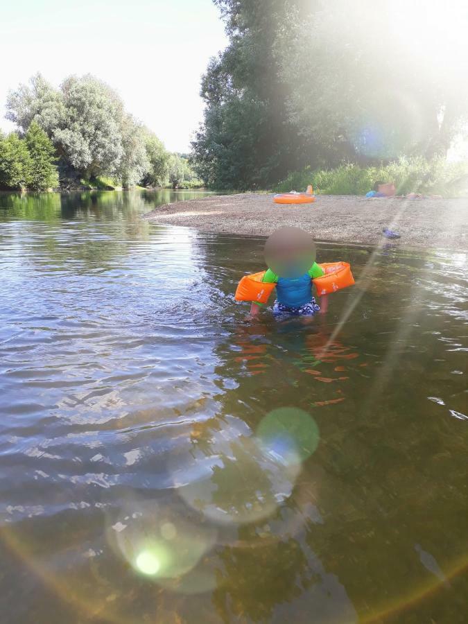 Gite Aux Lauriers Lacroix-sur-Meuse Exteriér fotografie