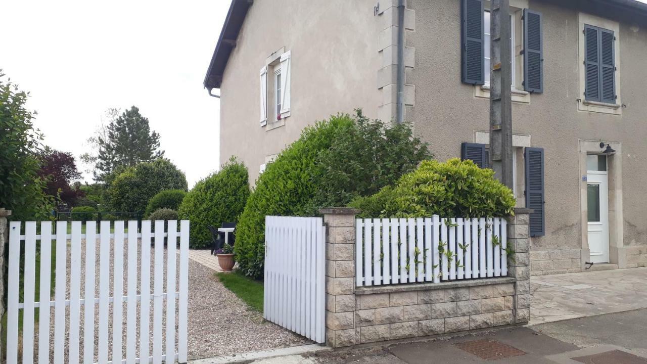 Gite Aux Lauriers Lacroix-sur-Meuse Exteriér fotografie