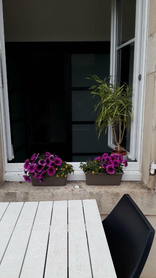 Gite Aux Lauriers Lacroix-sur-Meuse Exteriér fotografie