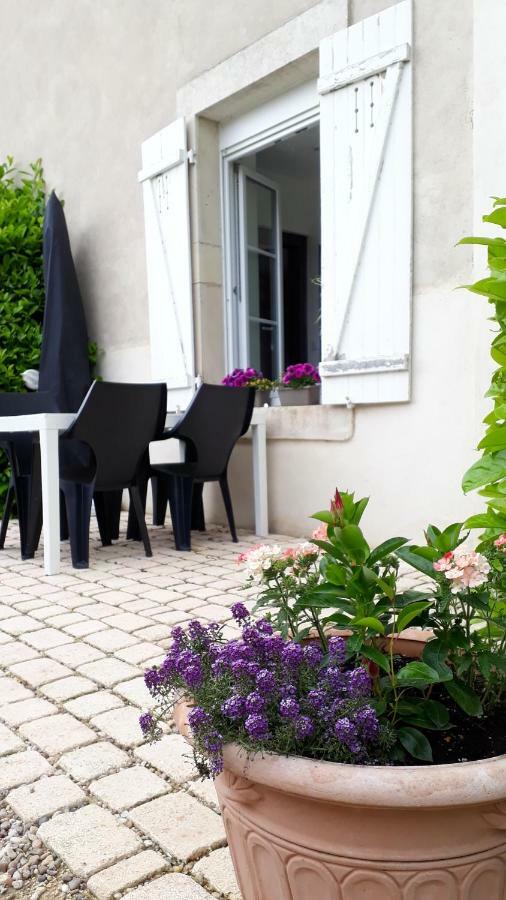 Gite Aux Lauriers Lacroix-sur-Meuse Exteriér fotografie